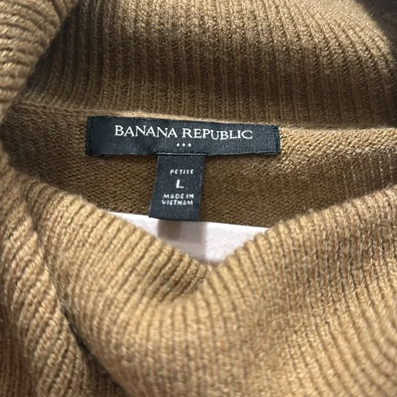 🚨2/$10‼️Banana Republic Sweater - Picture 6 of 7